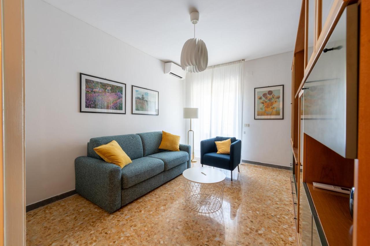 Apartmán Casa Tripolitania Řím Exteriér fotografie